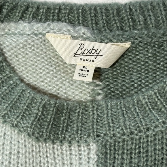 Color Block Sweater - Picture 3 of 6